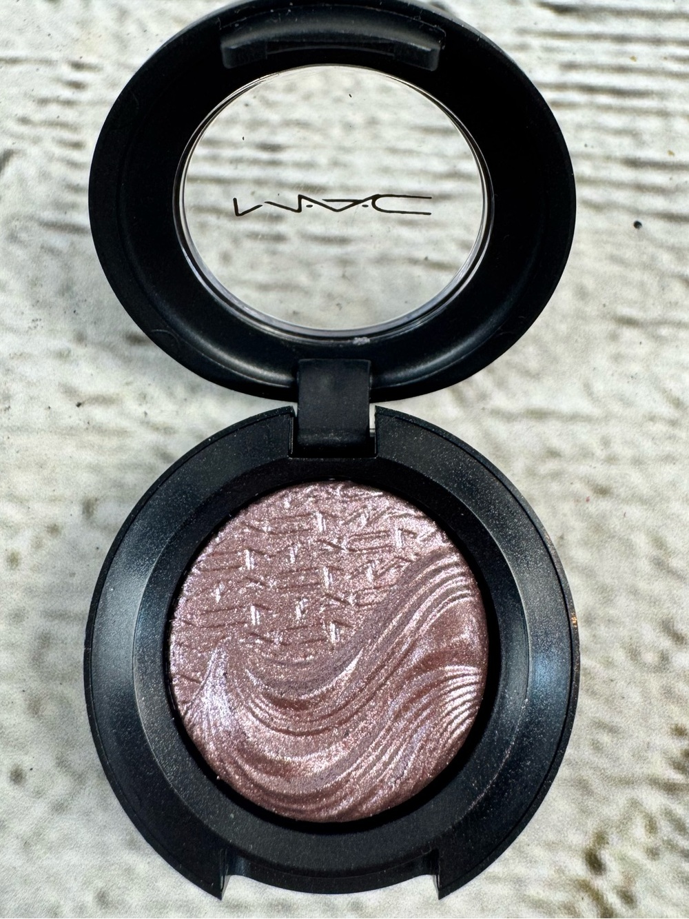 MAC Cosmetics Extra Dimension Eyeshadow “Smoky Mauve” - Picture 5 of 14